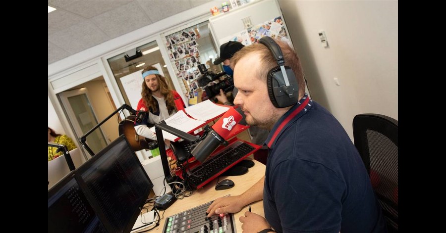 Estonian radio STAR FM selects AEQ FORUM IP SPLIT mixer for its main broadcasting studio.