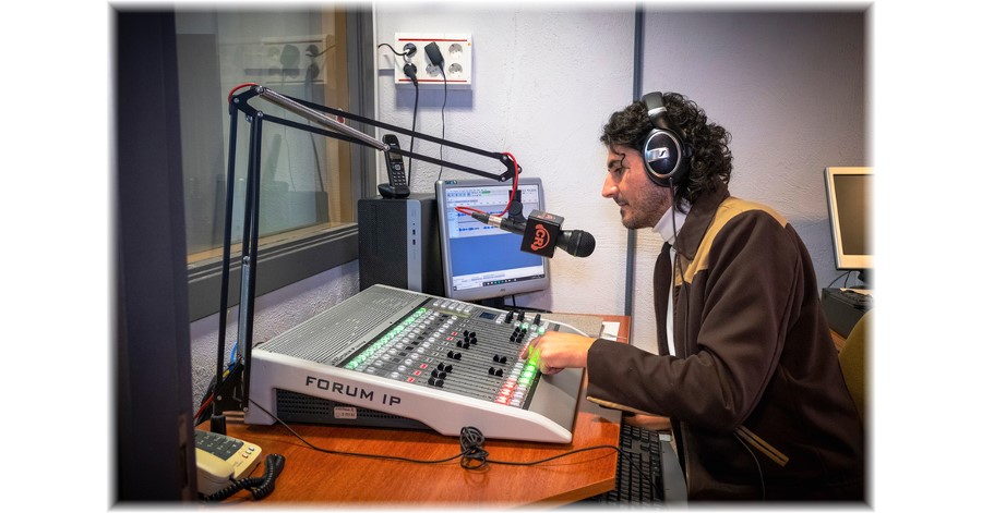 Radio Constantí relies on the AEQ Forum IP mixing console for its main broadcasting studio.